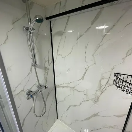 Headrow The Getaway 公寓 *